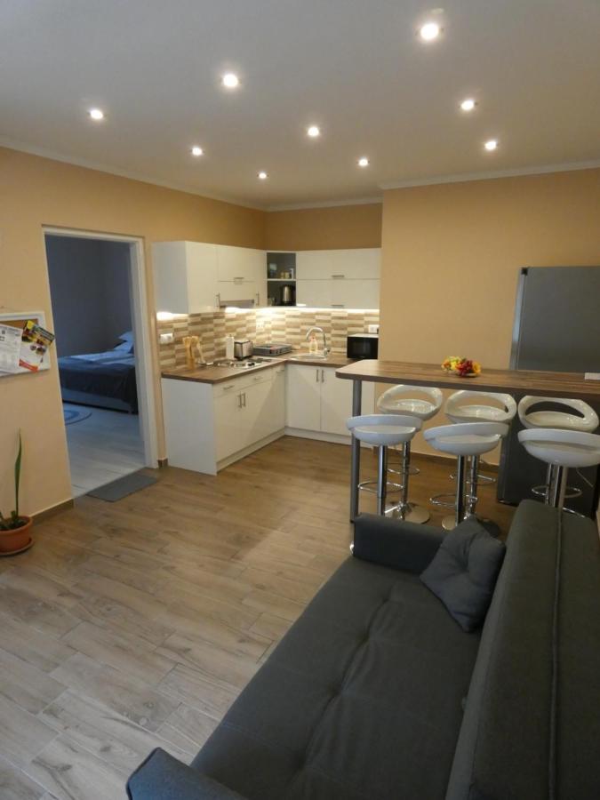 Apartment Milano Vendeghaz *